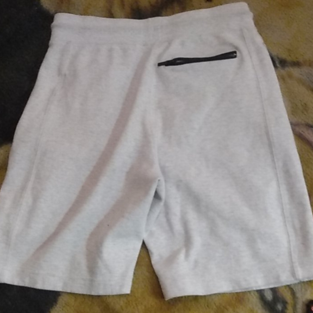 Shorts - Picture 3 of 3